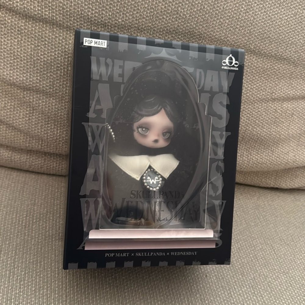 Pop Mart Wednesday Skullpanda exclusive New